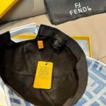 New shipment!Comes with box bag, Fendi's new original baseball cap, double F-jacquard, a perennial hot selling item at the counter, with excellent reputation. Customized 1:1 mold, original jacquard sail fabric+top layer cowhide, lightweight and breathable! Excellent quality, basic head circumference of 56, adjustable patch. - Image 7