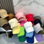 Balenciaga Balenciaga baseball cap. My family has already mastered Balenciaga's craftsmanship, which is sure to be a hit. Balenciaga's new washed cotton baseball cap is a must-haveHeavy industry craftsmanship, double B letter logo, innovative and fashionable trendy styleExclusive physical shooting for both men and women, adjustable for both genders - Image 9