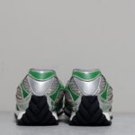 𝐁𝐨𝐭𝐭𝐞𝐠𝐚 𝐕𝐞𝐧𝐞𝐭𝐚 葆蝶家23/秋冬秀款BV运动鞋 王一博 同款 情侣款休闲鞋老爹鞋！Runner运动鞋！原版购入开发！ 采用原版轻质科技网布面料，原版一致！工艺复杂！搭配几何图案设计橡胶外底 王炸系列 高版本实际增高很多哦，还是一样显腿细 非常nice。耐玩耐造，对标对版套包鞋工艺 认准高版本 大底原版独家开模，选用拼色TPU大底，材质重量原版一致！ Size：女码35-39 男码39-44M - Image 9