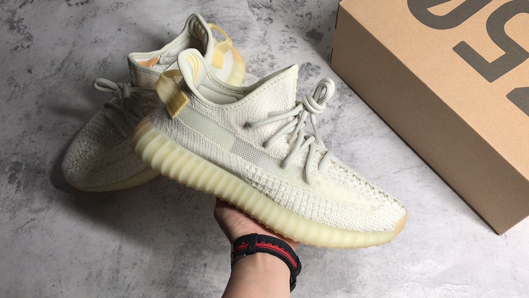 ▪️独家纯原 
新批次 Yeezy 350V2 原鞋开模完美打造