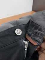 [Dior Jeans | Classic Denim, Embossed with Luxury DNA] When streetwear meets haute couture, a pair of jeans can become a badge of status.
Deconstructing the language of denim with centuries-old craftsmanship, Dior infuses every inch of fabric with a modern attitude and luxurious details, making everyday wear a silent declaration of taste.
✨ A pair of jeans is an attitude, and a legacy.
It's not just a wardrobe essential, but also an interpretation of the brand's spirit—
"From suitcases to jeans, we have always defined the boundaries of luxury with the ultimate craftsmanship."
Sizes: 28-42 - Image 4