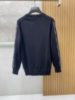 The latest round neck sweater for autumn and winter on the Dior 2025 official website is currently on sale at the counter! Specially supplied wool blended fabric Comfortable to feel It can directly touch the skin, with exquisite embroidered logos and badges that are extremely eye-catching! Details highlight the fashionable charm of big brands Exquisite craftsmanship Stereoscopic cutting style The wearing effect is unbeatable and handsome! All three standards are complete! Size: M-3XL - Image 8