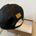 Burberry's new early spring baseball cap, simple yet fashionable, suitable for both men and women! High quality products, enjoy a sense of premium quality! - Image 4