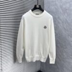 P 180 💐  Meng's 2025 autumn/winter wool blended round neck knitted sweater is made of imported custom yarn, providing comfortable and warm upper body. It is available for sale at the counter simultaneously. All three standards are complete.Size: M-3XL