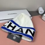 💰Chanel官网品质香奈儿秋冬网红时尚博主推荐款针织帽，藏着不动声色的高级感，每一处线条都透着利落大方，简约而不简单，大方且不失格调，处处细节都彰显着高端品味，时尚感在克制中愈发耐人寻味。