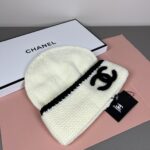 配防尘袋
香奈儿CHANEL🎩羊绒羊毛品质针织帽，时尚好品质高端大气，超柔软！超火爆💖质感很赞，出街超好搭配！时尚潮流！秋冬必备单品，快快入手哦！ - Image 2
