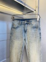 【Armani Jeans | Classic Denim, Embossed with Luxury DNA】 When streetwear meets haute couture, a pair of jeans can become a badge of status.
Deconstructing the language of denim with centuries-old craftsmanship, we infuse every inch of fabric with a modern attitude and luxurious details, making everyday wear a silent declaration of taste.
✨ A pair of jeans is an attitude, and even more so, a legacy.
It's not just a wardrobe essential, but also an interpretation of the brand's spirit—
"From suitcases to jeans, we have always defined the boundaries of luxury with the ultimate craftsmanship."
Sizes: 28-42 - Image 5