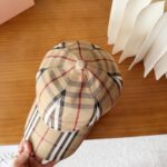 Burberry 🌸 Official website synchronized online 🎊  Korean version of new British style custom 1:1 original single quality unisex baseball cap with American craftsmanship, cotton and linen geological fabric, high version quality 🔥🔥🔥 - Image 5