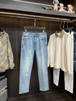 【Armani Jeans | Classic Denim, Embossed with Luxury DNA】 When streetwear meets haute couture, a pair of jeans can become a badge of status.
Deconstructing the language of denim with centuries-old craftsmanship, we infuse every inch of fabric with a modern attitude and luxurious details, making everyday wear a silent declaration of taste.
✨ A pair of jeans is an attitude, and even more so, a legacy.
It's not just a wardrobe essential, but also an interpretation of the brand's spirit—
"From suitcases to jeans, we have always defined the boundaries of luxury with the ultimate craftsmanship."
Sizes: 28-42 - Image 3