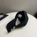 BALENCIAGA new embroidered logo baseball cap from Balenciaga, cool color scheme, with different styles for men and women to wear. The first batch will be shipped first! Paris fans must make a purchase! - Image 3