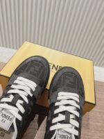 Fendi芬迪板鞋首款大头运动鞋~~fendi match篮球运动鞋，最新元素注入加FF复古的设计，超经典百搭系列……
鞋面采用牛皮和牛猄拼接组合，侧面凸起的双F logo，内里采用毛巾布里，TPU发泡组合双色大底不一般的舒适！情侣款35-44(男码加10) - Image 6