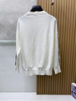 The latest round neck sweater for autumn and winter on the Dior 2025 official website is currently on sale at the counter! Specially supplied wool blended fabric Comfortable to feel It can directly touch the skin, with exquisite embroidered logos and badges that are extremely eye-catching! Details highlight the fashionable charm of big brands Exquisite craftsmanship Stereoscopic cutting style The wearing effect is unbeatable and handsome! All three standards are complete! Size: M-3XL - Image 8