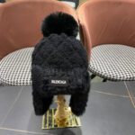 Balenciaga Balenciaga logo new knitted yarn ear protection Lei Feng hat, a must-have tool for keeping warm in autumn and winter, simple and warm - Image 2