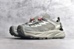 HOKA One One Hopara Sandals 霍帕拉系列水路两用溯溪涉水休闲户外露营凉鞋 作为先锋品牌的 HOKA ONE ONE总是以独特的方式 HOPA RA是一款溯溪鞋 又名排水鞋 可长期用于涉水和溯溪 保护脚底和脚趾的安全和舒适 鞋面材料速干 透气 耐磨 鞋底防滑 耐磨 抓地能力强 出于安全考虑 设计要求较高 涉水溯溪过程中 水 泥沙 可以直接从鞋内大孔排出 细纹鞋底使在岩石上抓地能力强 避免打滑 而上路后 鞋面具有快干透气等优点 尺码：36 36.5 37.5 38 39 40 40.5 41 42 42.5 43 44 45 - Image 2