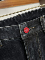 【Armani Jeans | Classic Denim, Embossed with Luxury DNA】 When streetwear meets haute couture, a pair of jeans can become a badge of status.
Deconstructing the language of denim with centuries-old craftsmanship, we infuse every inch of fabric with a modern attitude and luxurious details, making everyday wear a silent declaration of taste.
✨ A pair of jeans is an attitude, and even more so, a legacy.
It's not just a wardrobe essential, but also an interpretation of the brand's spirit—
"From suitcases to jeans, we have always defined the boundaries of luxury with the ultimate craftsmanship."
Sizes: 28-42 - Image 7
