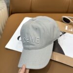 配防尘袋
👒罗意威👒LOEWE新款原版原标设计棒球帽🧢质感超好，外部线条定位标准，做工精细，简约大气低价走量！ - Image 2