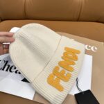 Fendi FENDI Knitted Hat 😘 😱 Simple and elegant 👍  The tight knitting method is very thick, soft and comfortable 🙈 Warm and stylish ❤️ can't bear to put it down 👍 Dear, hurry up and get it 👍😘 Same gender design! - Image 8