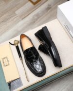 Gucci leather shoes, loafers - Image 2