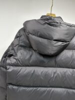 #qiu 🐉🐉 、 MONCLER FW2025 Autumn/Winter New Down Jacket. The cabinet is on sale and difficult to find. Using customized windproof and rainproof fabric, wrinkle resistant and stylish, soft and skin friendly, with extremely high comfort for the upper body; Extremely high recognition; Suitable for concave various shapes; Filled with 90% velvet, it is soft, warm, and fluffy, giving the upper body a stylish look; A down jacket suitable for various occasions.Size: 1-5 (CE)Size 3: Shoulder width 48cm, chest circumference 126cm, clothing length 70cm, sleeve length 64cmManual measurement with 1-2cm error is normal (chest circumference ± 4cm per yard, other parts ± 1cm) - Image 7