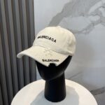 BALENCIAGA巴黎世家新款logo棒球帽，很酷的色系，男女佩戴都有不同style，第一批抢先出货！巴黎粉必入款！