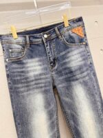 【Armani Jeans | Classic Denim, Embossed with Luxury DNA】 When streetwear meets haute couture, a pair of jeans can become a badge of status.
Deconstructing the language of denim with centuries-old craftsmanship, we infuse every inch of fabric with a modern attitude and luxurious details, making everyday wear a silent declaration of taste.
✨ A pair of jeans is an attitude, and even more so, a legacy.
It's not just a wardrobe essential, but also an interpretation of the brand's spirit—
"From suitcases to jeans, we have always defined the boundaries of luxury with the ultimate craftsmanship."
Sizes: 28-42 - Image 3