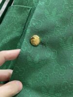 GUCCI 2025 new suit, high-end version! Customized fabrics for counters have high breathability and comfort, impeccable details, and brand element design concepts, reflecting high quality. Delicate and soft to the touch! Presenting casual tailoring, the upper body design is superb! Size range: 48-58 - Image 7