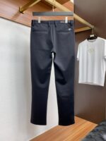 BOSS's new casual trousers from the 25th year have a clean and sleek cut, exuding a strong urban style. They are made of finely woven fabric that feels soft, sticky, and dry, giving them a crisp and stylish upper effect. Exquisite hardware, very attractive for business and leisure. With so many top-notch materials, it creates a high-end product with unparalleled value, which is the first choice for high-end trendy and fashionable peopleSize: 29-40 - Image 8