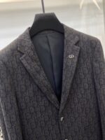 Dijia's new men's casual wool suit jacket for autumn 2025, made of high-end custom high-density suit fabric. The finished garment has been treated with silk gloss, making it super soft and comfortable, with an excellent texture. Fashionable and stylish upper body, meticulously crafted. The visual effect is super strong. Original tailoring at the counter, all original hardware accessories, and a unique trendy item in the wardrobe. Size: M-3XL 178 140kg L slim fit, maximum weight for wearing 190kg - Image 9