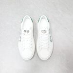 🌟  《顶级品质》
GⅣENCHY纪梵希魔术贴经典款 
专柜官网同步 市面最高版本 原版一比一复刻 四季潮鞋！纪凡希鞋子做工讲究 每一条走线都是按照原版样式 基本做到零瑕疵 媲美专柜 毫无压力 此款鞋即新潮又百搭！
▪️鞋面:进口摩术贴
▪️鞋面:进口头层牛皮
▪️垫脚:羊皮内里
▪️大底:原版TPU
▪️码数:女35一40 男39一44 - Image 5