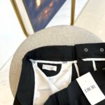 Dior and SS's new autumn and winter men's business thick casual pants are platinum level perfect appearance, directly entering the counter. They are a rare item in the industry in recent years, made of micro elastic fabric. The quality, craftsmanship, fabric, and accessories subvert imagination, and the details are exquisite. Customized original elastic cotton fabric! Creating a rebellious and tough personality color, the unique logo adds a lot of points, clever and exquisite, and the cutting and design continue the modern simplicity and efficiency of Italian style, bringing the tone of fashion aesthetics to the extreme. 29-38 None 35, 37 (please indicate waist circumference when placing an order) - Image 8