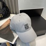 防尘袋
👒罗意威👒LOEWE新款原标设计棒球帽🧢质感超好，外部线条定位标准，做工精细，简约大气低价走量！ - Image 7