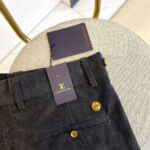 The latest men's casual corduroy trousers from 1V Vuitton and SS for autumn and winter, featuring classic slanted pockets and a small straight cut silhouette, are a must-have item for fashionable men's wardrobes! Men's business and leisure versatile and simple style! Fashionable, simple and versatile pants, regardless of body shape or age, any man can wear them with a sense of fashion! Customized from the original factory, made of high-end high gram heavy fleece pure cotton fabric, the fabric feels smooth and soft, with a strong sense of drape. It is super comfortable and skin friendly to wear, which is the high-end texture that can only be reflected by the original fabric and craftsmanship! The three-dimensional slim fit cut design is very suitable for Asian body shapes to wear. It is a pair of pants with a very high-end appearance, definitely a pair of pants that looks explosive, perfect for both business and leisure! 28-38 (without 35, 37) - Image 7