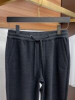 BC autumn and winter new men's straight leg sports casual pants, made of cashmere wool blend fabric, elastic waistband drawstring, and side pocket design, with a well tailored cut, neat stitching, and impeccable details (the highest version in the market for a must-have item). Classic and versatile, with a total casual relaxation feeling on the upper body, comfortable, breathable, and warm while reflecting high-end texture and overall appearance. Order number 29-38 - Image 3