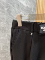 ❤️Burberry/巴宝莉 2025秋冬新品 三标齐全 休闲裤 好货不用过多介绍 看细节 专柜码数：M-4XL  175/140上身L - Image 4