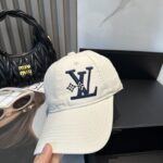 路易威登棒球帽LouisVuitton👒😍新款LV棒球帽，重工打造♥完美刺绣，高端大气，百搭款🤗男女通用！ - Image 2