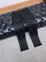 TF's new casual trousers from the 25th year have a clean and sleek cut, exuding a strong urban style. They are made of finely woven fabric that feels soft, sticky, and dry, giving them a crisp and stylish upper effect. Exquisite hardware, very attractive for business and leisure. With so many top-notch materials, it creates a high-end product with unparalleled value, which is the first choice for high-end trendy and fashionable peopleSize: 29-40 - Image 6