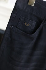 【Gucci Jeans | Classic Denim, Engraved with Luxury DNA】 When street style meets haute couture, a pair of jeans can become a badge of status.
Deconstructing the language of denim with centuries-old craftsmanship, we infuse every inch of fabric with a modern attitude and luxurious details, making everyday wear a silent declaration of taste.
✨ A pair of jeans is an attitude, and even more so, a legacy.
It's not just a wardrobe essential, but also an interpretation of the brand's spirit—
"From suitcases to jeans, we have always defined the boundaries of luxury with the ultimate craftsmanship."
Sizes: 28-42 - Image 6