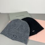 Comes with dust bag👒 Balenciaga 👒 Balenciaga official website quality in stock (non market ordinary goods, pay attention to details) autumn and winter new letter logo woolen hat, unisex knitted hat 🔥 Elegant temperament, warm and comfortable 👍 - Image 6