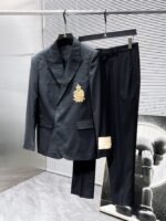 Dolce&Gabbana DG 2025ss Spring and Autumn new suit, high-end version! Customized fabrics for counters have high breathability and comfort, impeccable details, and brand element design concepts, reflecting high quality. Delicate and soft to the touch! Presenting casual tailoring, the upper body design is superb! Size range: 48-58 - Image 9