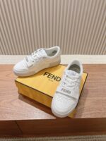 男码加10  Fendi芬迪板鞋首款大头运动鞋~~fendi match篮球运动鞋，最新元素注入加FF复古的设计，超经典百搭系列……
鞋面采用牛皮和牛猄拼接组合，侧面凸起的双F logo，内里采用毛巾布里，TPU发泡组合双色大底不一般的舒适！情侣款35-44 - Image 4