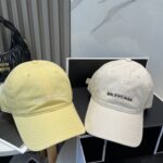 Balenciaga Balenciaga baseball cap. My family has already mastered Balenciaga's craftsmanship, which is sure to be a hit. Balenciaga's new washed cotton baseball cap is a must-haveHeavy industry craftsmanship, double B letter logo, innovative and fashionable trendy styleExclusive physical shooting for both men and women, adjustable for both genders - Image 5