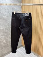 【Armani Jeans | Classic Denim, Embossed with Luxury DNA】 When streetwear meets haute couture, a pair of jeans can become a badge of status.
Deconstructing the language of denim with centuries-old craftsmanship, we infuse every inch of fabric with a modern attitude and luxurious details, making everyday wear a silent declaration of taste.
✨ A pair of jeans is an attitude, and even more so, a legacy.
It's not just a wardrobe essential, but also an interpretation of the brand's spirit—
"From suitcases to jeans, we have always defined the boundaries of luxury with the ultimate craftsmanship."
Sizes: 28-42 - Image 8