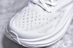 ▪️细节鉴定
HOKA ONE ONE Clifton 克里夫顿9代专业性能跑鞋