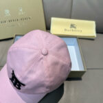 配盒子布袋，Burberry（巴宝莉）专柜爆款原单棒球帽，1:1开模订制，立体刺绣，精致无暇！100%纯棉面料，做工细致，原厂品质，独家实物拍摄。 - Image 5