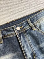 【Armani Jeans | Classic Denim, Embossed with Luxury DNA】 When streetwear meets haute couture, a pair of jeans can become a badge of status.
Deconstructing the language of denim with centuries-old craftsmanship, we infuse every inch of fabric with a modern attitude and luxurious details, making everyday wear a silent declaration of taste.
✨ A pair of jeans is an attitude, and even more so, a legacy.
It's not just a wardrobe essential, but also an interpretation of the brand's spirit—
"From suitcases to jeans, we have always defined the boundaries of luxury with the ultimate craftsmanship."
Sizes: 28-42 - Image 5