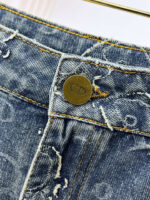 [Dior Jeans | Classic Denim, Embossed with Luxury DNA] When streetwear meets haute couture, a pair of jeans can become a badge of status.
Deconstructing the language of denim with centuries-old craftsmanship, Dior infuses every inch of fabric with a modern attitude and luxurious details, making everyday wear a silent declaration of taste.
✨ A pair of jeans is an attitude, and a legacy.
It's not just a wardrobe essential, but also an interpretation of the brand's spirit—
"From suitcases to jeans, we have always defined the boundaries of luxury with the ultimate craftsmanship."
Sizes: 28-42 - Image 5