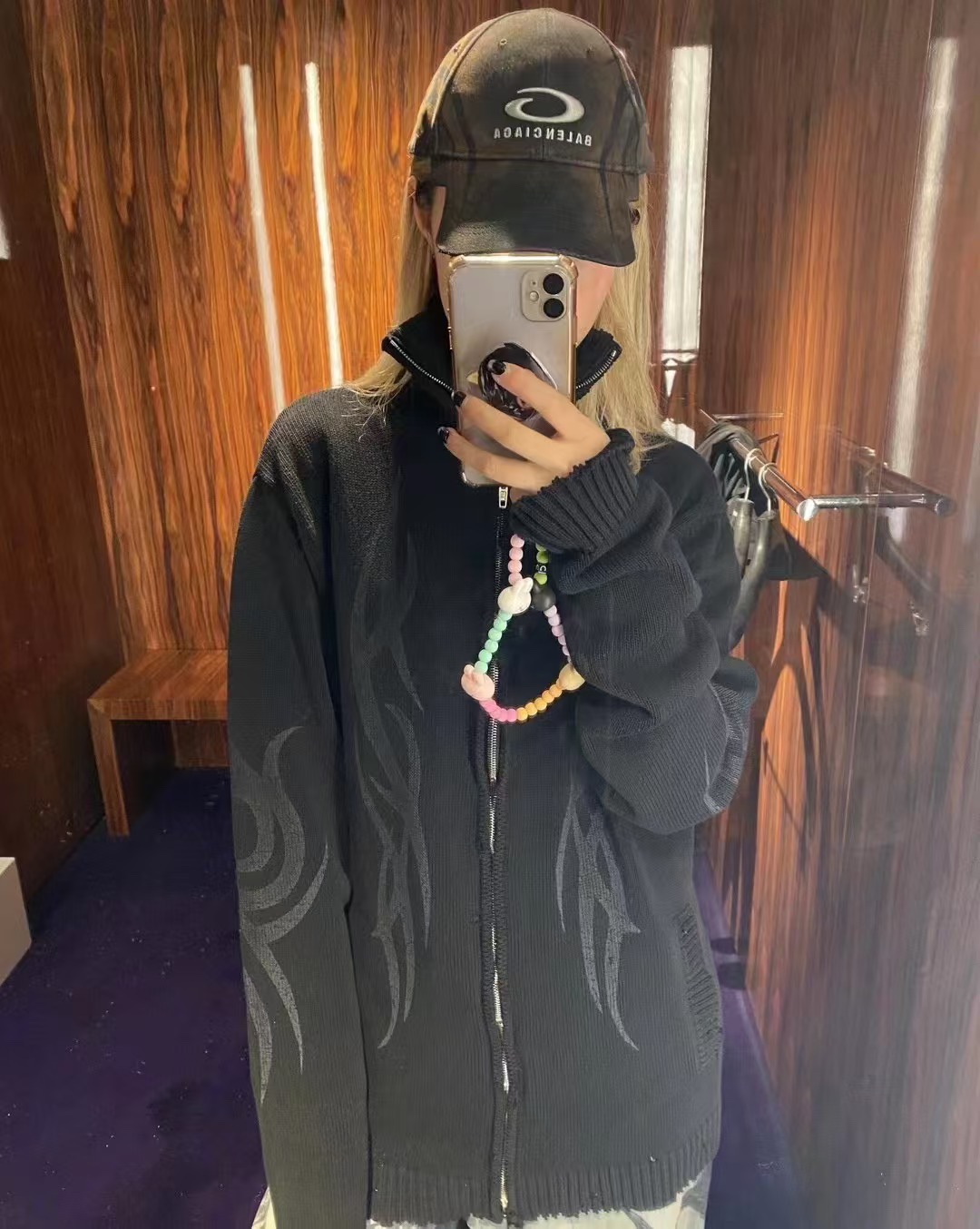New Balencia * a Balenciaga High Version Painted Embroidered Alphabet New Baseball HatIn-stock instant shipping 🧢 A simple, fashionable, super unbeatable and beautiful hat! Couple style!