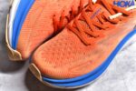 纯原级别 HOKA ONE ONE Clifton 克里夫顿9代专业性能减震公路跑步鞋 轻盈透气的针织网面和纱线的使用让鞋面更挺拔 增强鞋面的强度和支撑性能 搭配柔软的鞋舌 让双脚在舒适包裹中跑的更加畅快 全新泡棉中底 柔软的同时增强回弹性能 为不同跑者提供更平稳流畅的脚感 带来全面的缓冲保护 根据人体工程学设计的延长拉襟 后跟处弹软的海绵填充舒适固定 避免掉跟和摩擦 相比上一代光滑的内衬 Clifton 9的内衬增强了摩擦力 避免双脚在鞋内滑动 SIZE：36 36.5 37.5 38 38.5 39 40 40.5 41 42 42.5 43 44 44.5 45 - Image 8