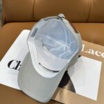配防尘袋
👒罗意威👒LOEWE新款原版原标设计棒球帽🧢质感超好，外部线条定位标准，做工精细，简约大气低价走量！ - Image 4