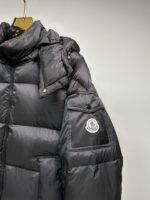 #qiu 🐉🐉 、 MONCLER FW2025 Autumn/Winter New Down Jacket. The cabinet is on sale and difficult to find. Using customized windproof and rainproof fabric, wrinkle resistant and stylish, soft and skin friendly, with extremely high comfort for the upper body; Extremely high recognition; Suitable for concave various shapes; Filled with 90% velvet, it is soft, warm, and fluffy, giving the upper body a stylish look; A down jacket suitable for various occasions.Size: 1-5 (CE)Size 3: Shoulder width 48cm, chest circumference 126cm, clothing length 70cm, sleeve length 64cmManual measurement with 1-2cm error is normal (chest circumference ± 4cm per yard, other parts ± 1cm) - Image 4